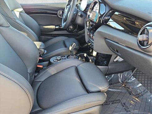 Certified 2024 MINI Cooper SE image 20