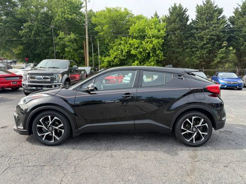 Used 2018 Toyota C-HR XLE FWD image 5