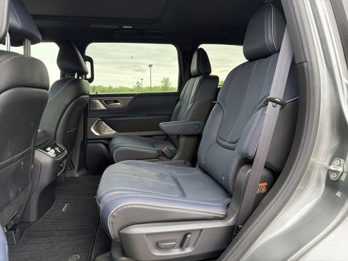Used 2026 INFINITI QX80 4WD w/ Sport Exterior Package image 10