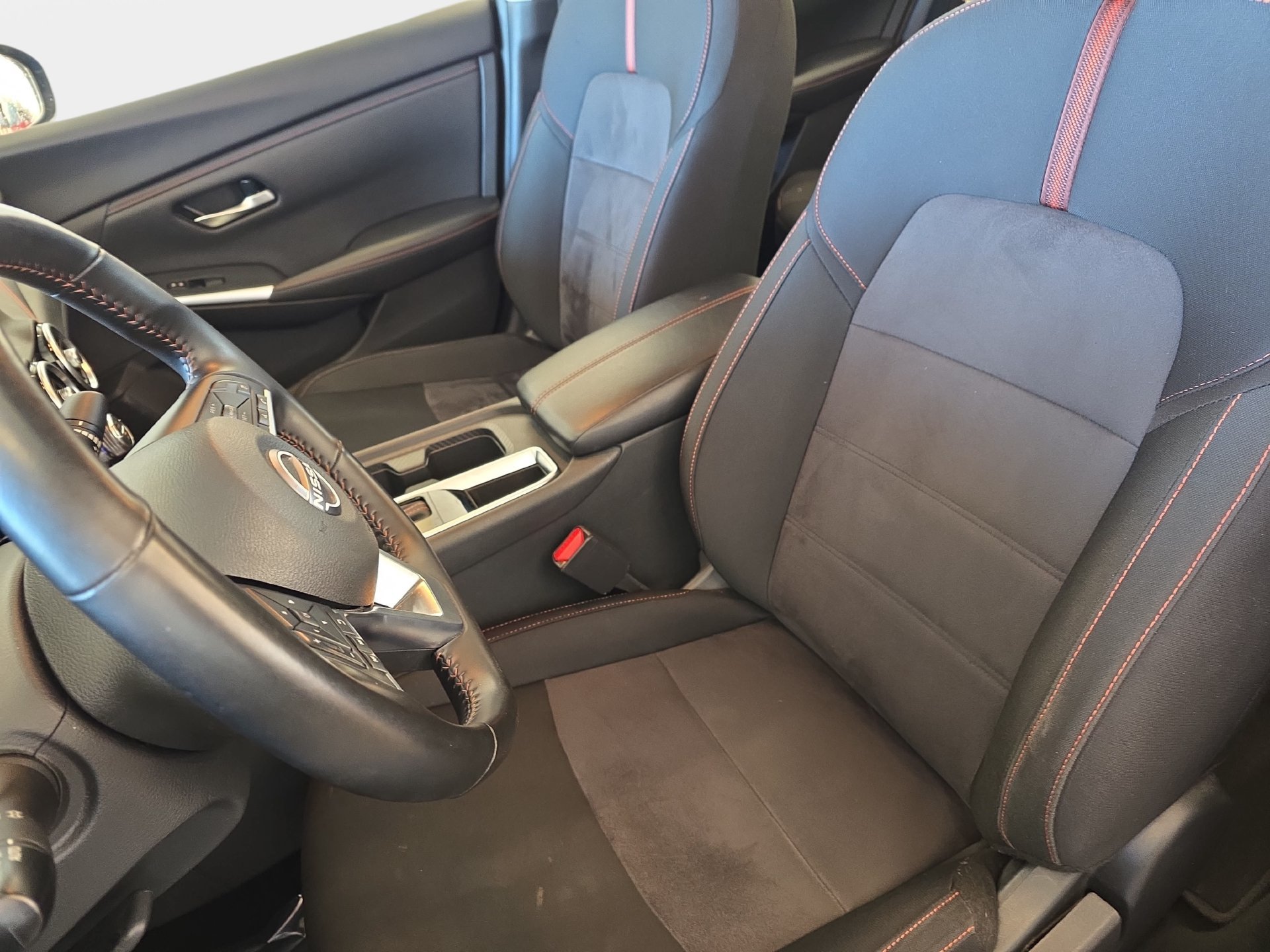 Used 2025 Nissan Sentra SR FWD image 14