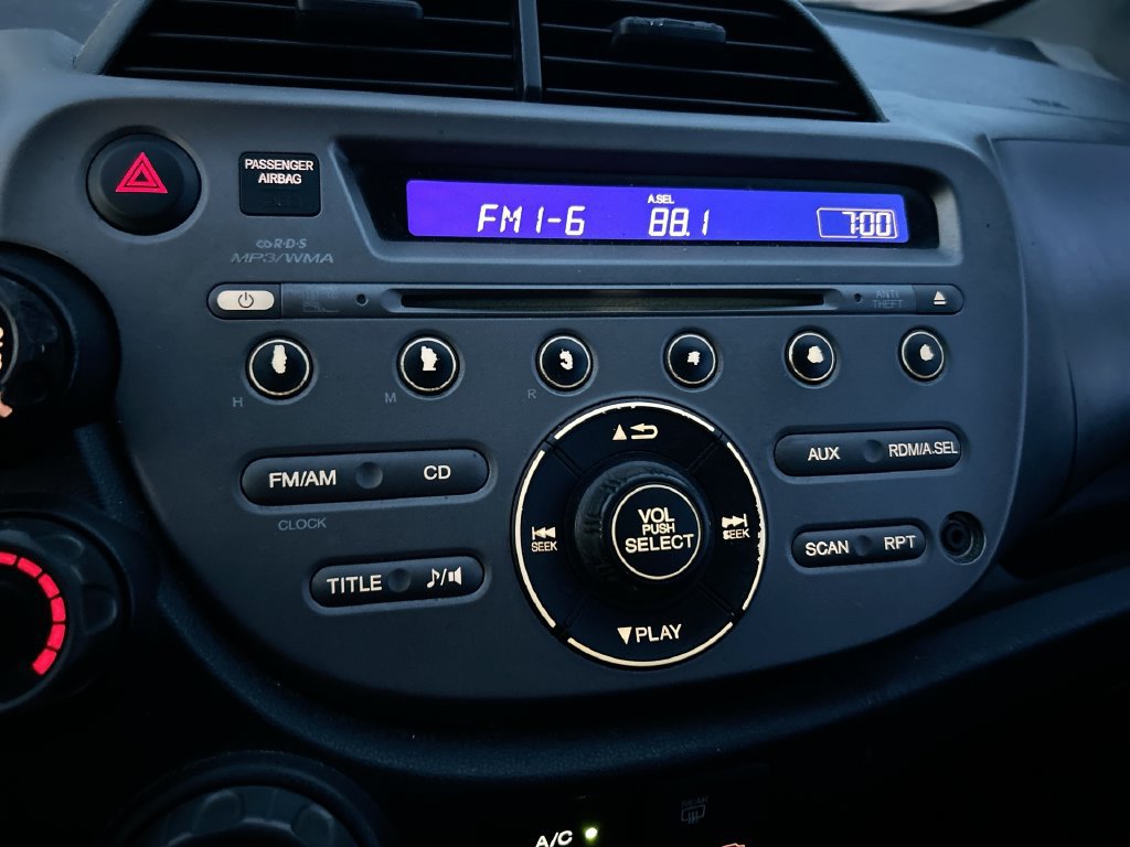Used 2010 Honda Fit image 18
