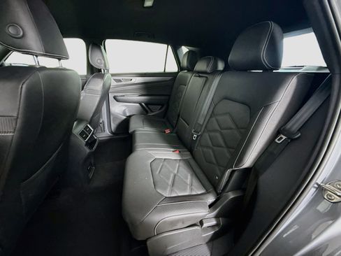 Used 2026 Volkswagen Atlas Cross Sport SE FWD image 25