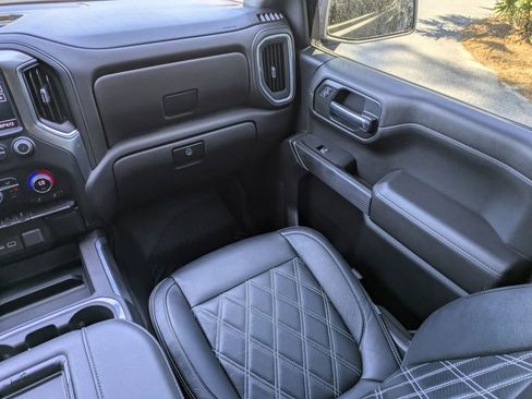 Used 2022 Chevrolet Silverado 1500 RST AWD/4WD image 16
