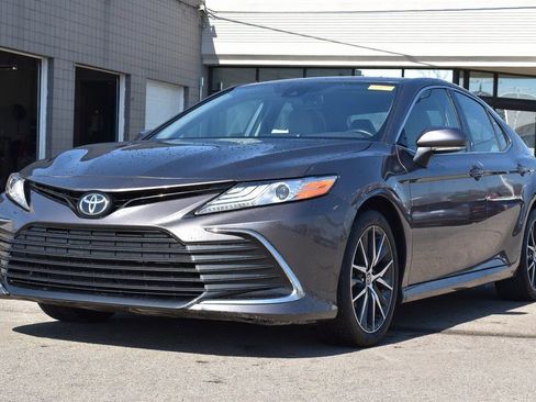 Used 2023 Toyota Camry XLE image 1