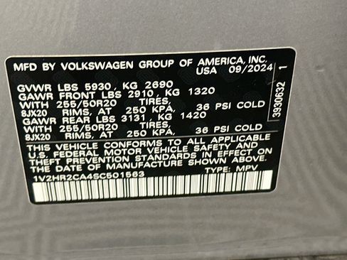 Used 2025 Volkswagen Atlas SE AWD/4WD image 12