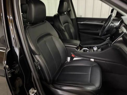 Used 2021 Jeep Grand Cherokee L Limited AWD/4WD image 34