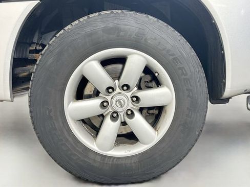 Used 2010 Nissan Titan SE w/ SE Value Truck Pkg image 29