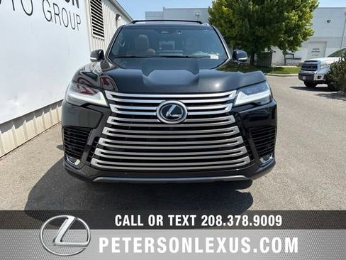 Used 2025 Lexus LX 600 4WD w/ Accessory Package (2T) image 9