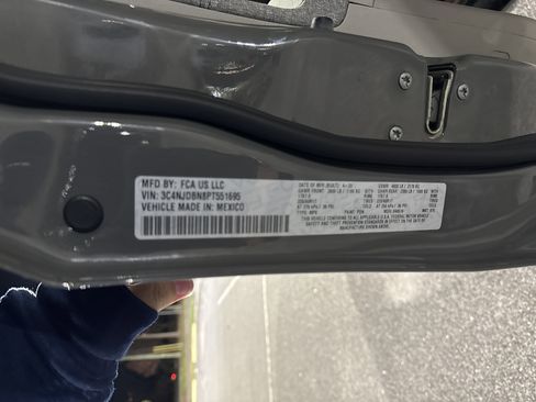 Used 2023 Jeep Compass Latitude w/ Convenience Group image 39