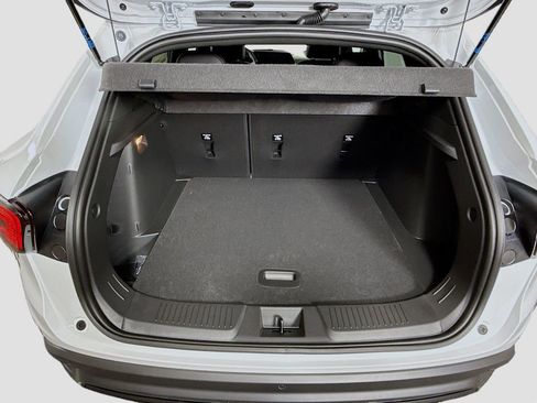 New 2026 Chevrolet Trax RS w/ Sunroof Package image 24