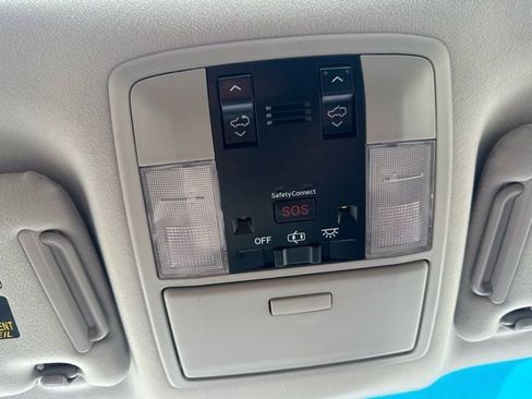 Used 2018 Lexus GX 460 Premium w/ Premium Package image 33