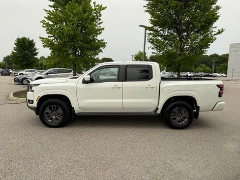Certified 2025 Nissan Frontier SV w/ SV Convenience Package AWD/4WD image 8