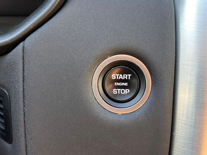 Used 2019 Land Rover Discovery HSE AWD/4WD image 35
