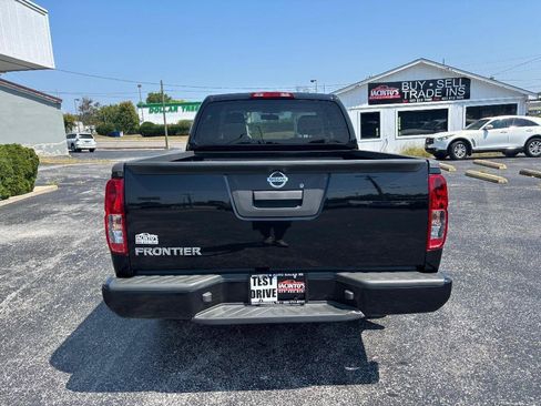 Used 2019 Nissan Frontier S w/ Work Truck Package RWD image 3