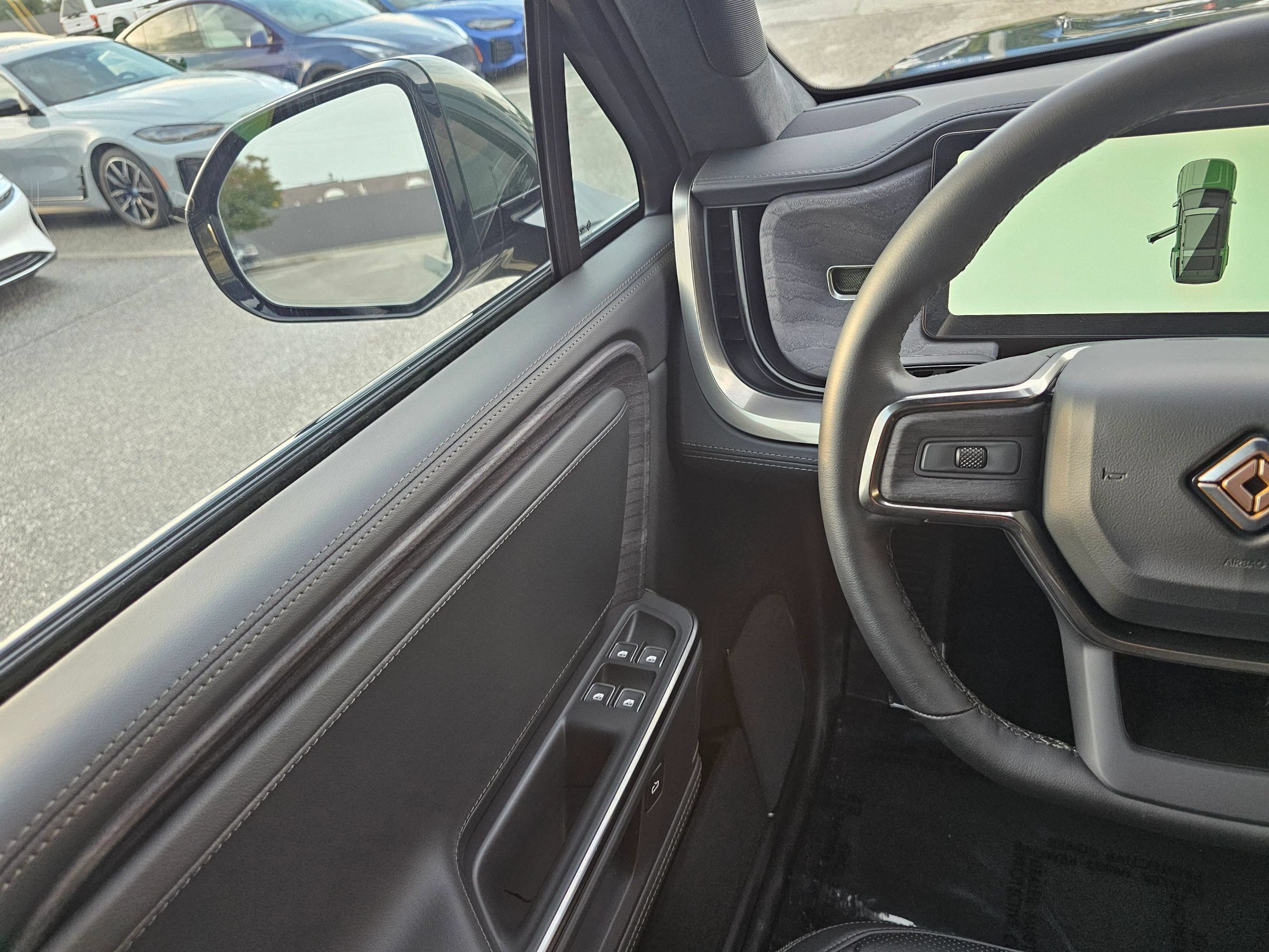 Used 2025 Rivian R1S Adventure Dual AWD/4WD image 16