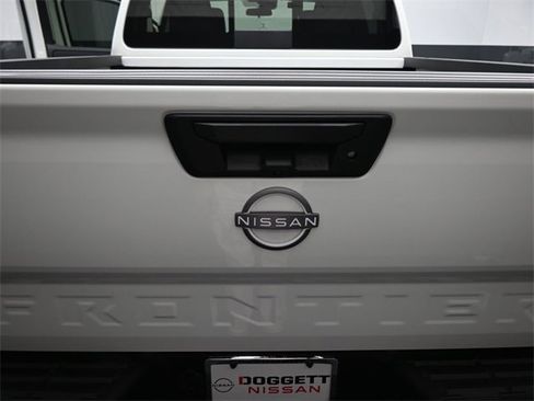 New 2025 Nissan Frontier SV w/ SV Convenience Package image 14