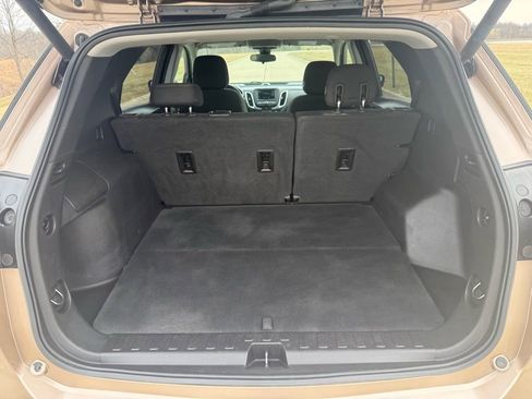 Used 2019 Chevrolet Equinox LT w/ Driver Convenience Package image 5