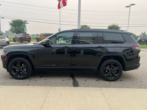Certified 2023 Jeep Grand Cherokee L Altitude AWD/4WD image 23