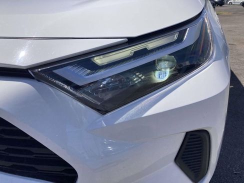 Used 2022 Toyota RAV4 XLE image 10