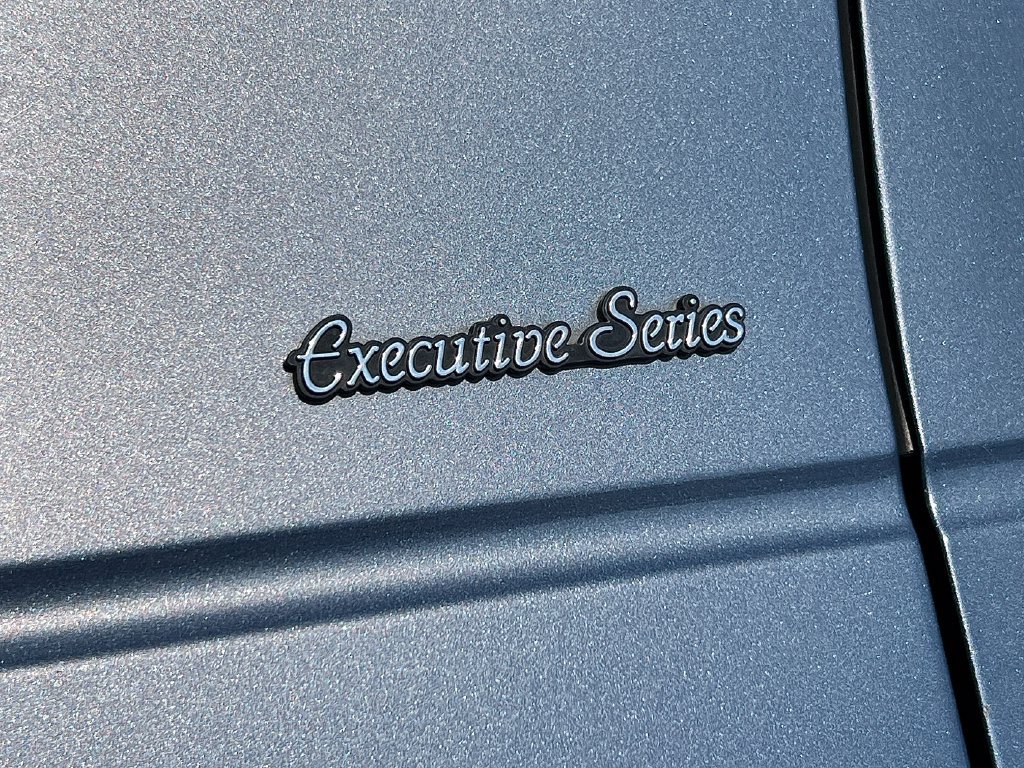 Used 1999 Lincoln Town Car Executive RWD image 25