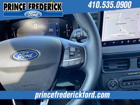 Used 2025 Ford Maverick Lobo image 18