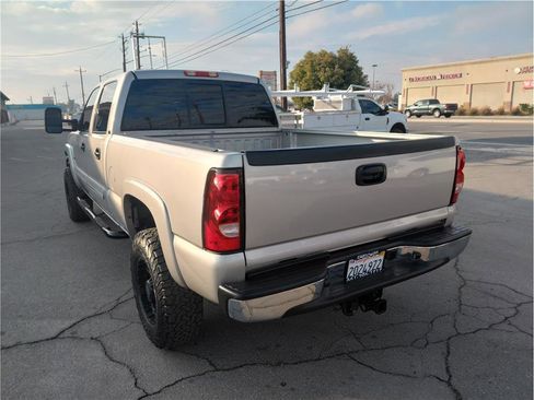 Used 2005 Chevrolet Silverado 2500 LS w/ Heavy-Duty Power Package image 15