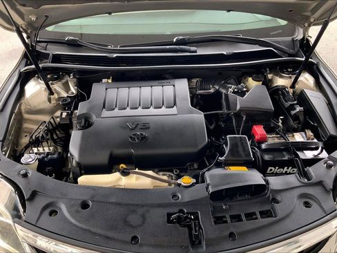 Used 2014 Toyota Avalon Limited w/ Technology Package FWD image 30