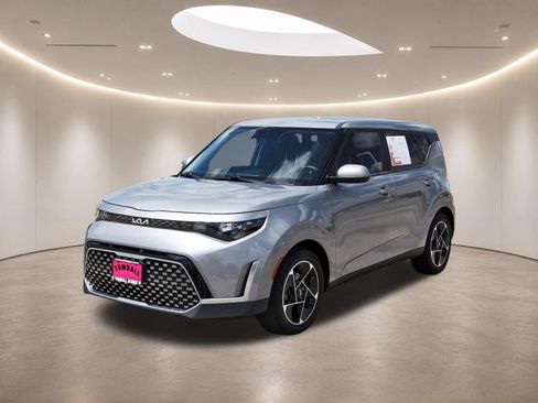 Used 2024 Kia Soul EX FWD image 3
