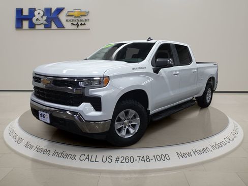Used 2024 Chevrolet Silverado 1500 LT AWD/4WD image 3