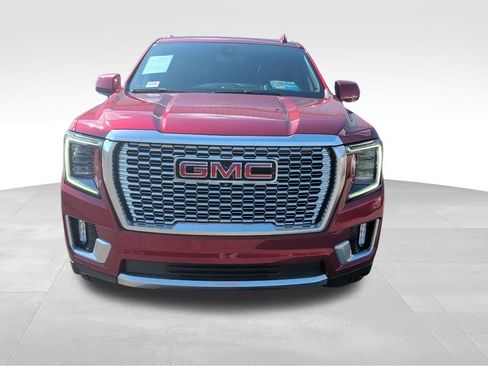 Used 2022 GMC Yukon XL Denali image 2