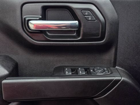 Used 2023 Chevrolet Silverado 1500 Custom Trail Boss w/ LPO, Dark Essentials Package AWD/4WD image 9