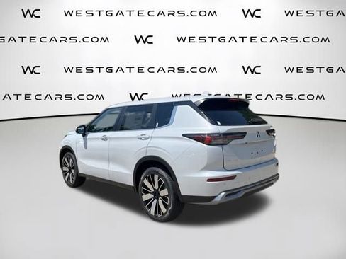 Used 2026 Mitsubishi Outlander LE FWD image 5