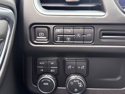 Used 2022 Chevrolet Tahoe LT w/ LT Signature Plus Package image 8