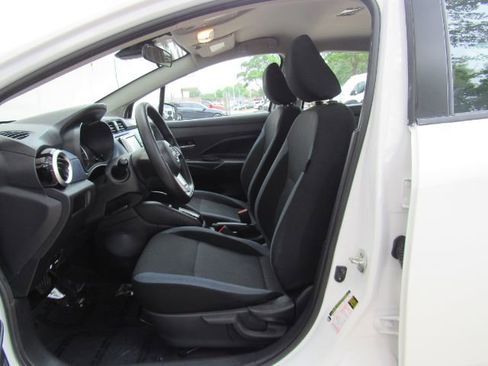 Used 2024 Nissan Versa SV image 12