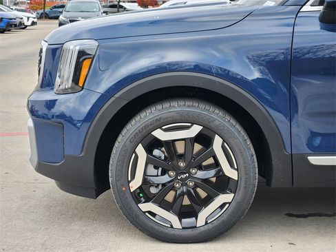 New 2025 Kia Telluride S image 5