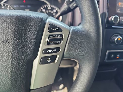 Used 2022 Nissan Titan SV RWD image 18
