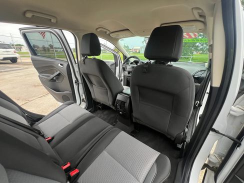 Used 2017 Ford Escape SE FWD image 21