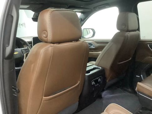 Used 2021 Chevrolet Suburban High Country image 9