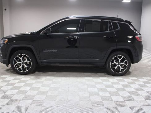 Used 2025 Jeep Compass Limited image 8