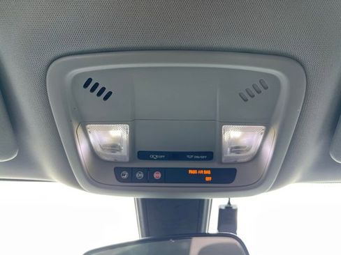 Used 2018 Chevrolet Malibu LT FWD image 25
