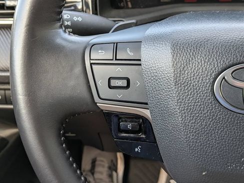 Used 2025 Toyota Camry SE FWD image 27