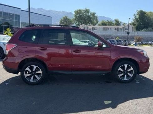Used 2018 Subaru Forester 2.5i Premium AWD/4WD image 2