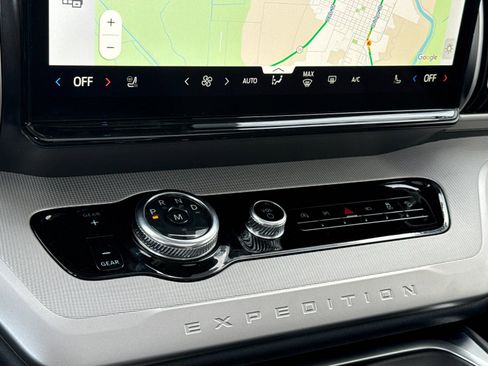 New 2026 Ford Expedition Active image 24