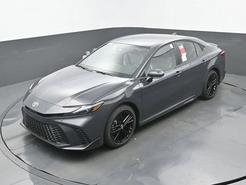 New 2026 Toyota Camry SE FWD image 30