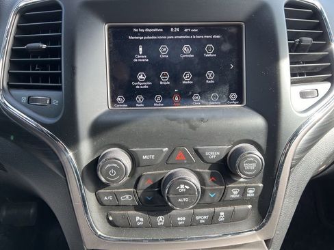 Used 2021 Jeep Grand Cherokee Laredo AWD/4WD image 7