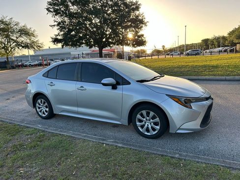 Used 2020 Toyota Corolla LE image 7