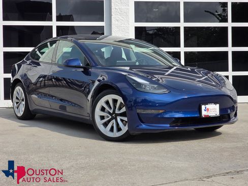 Used 2023 Tesla Model 3 Standard Range RWD image 1