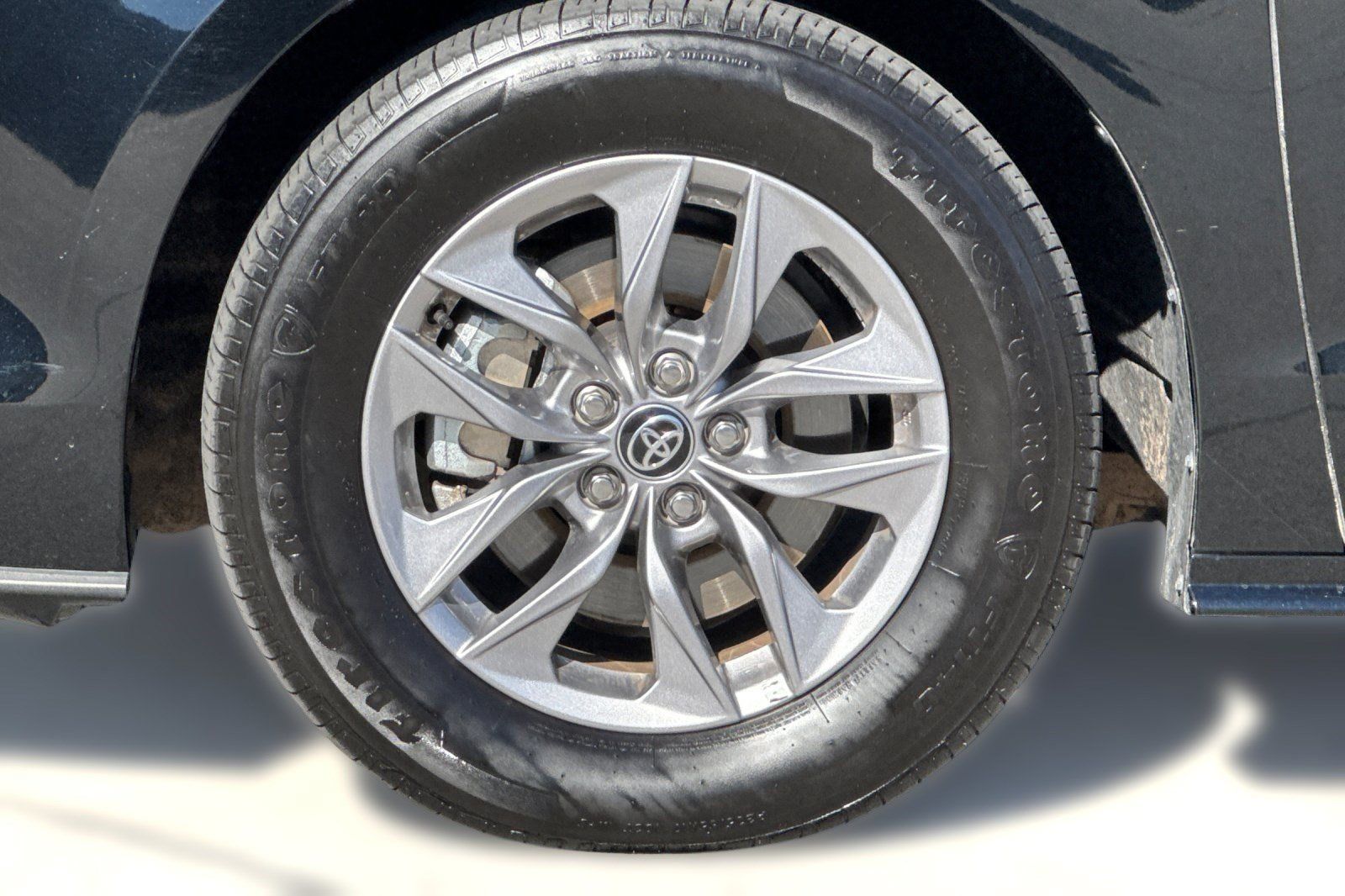 Used 2026 Toyota Sienna XLE FWD image 13