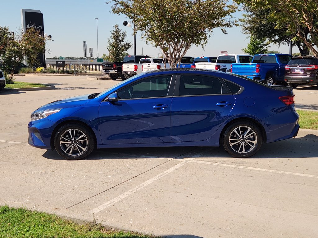 Used 2023 Kia Forte LXS w/ LXS Technology Package FWD image 12