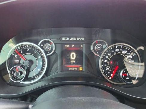 Used 2020 RAM 1500 4x4 Crew Cab image 18